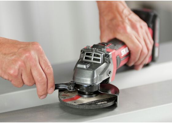 SKIL 3920 AB Smerigliatrice a batteria